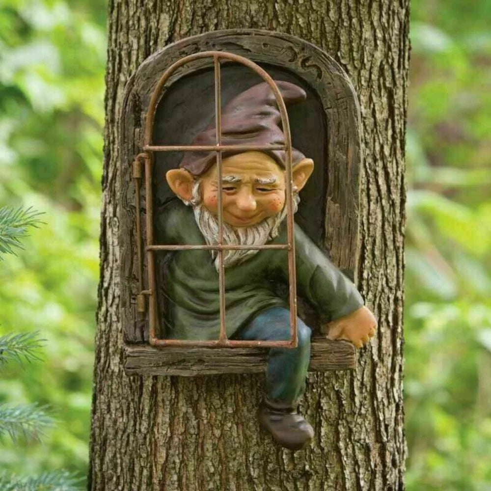 Gnome Door Hugger Statue